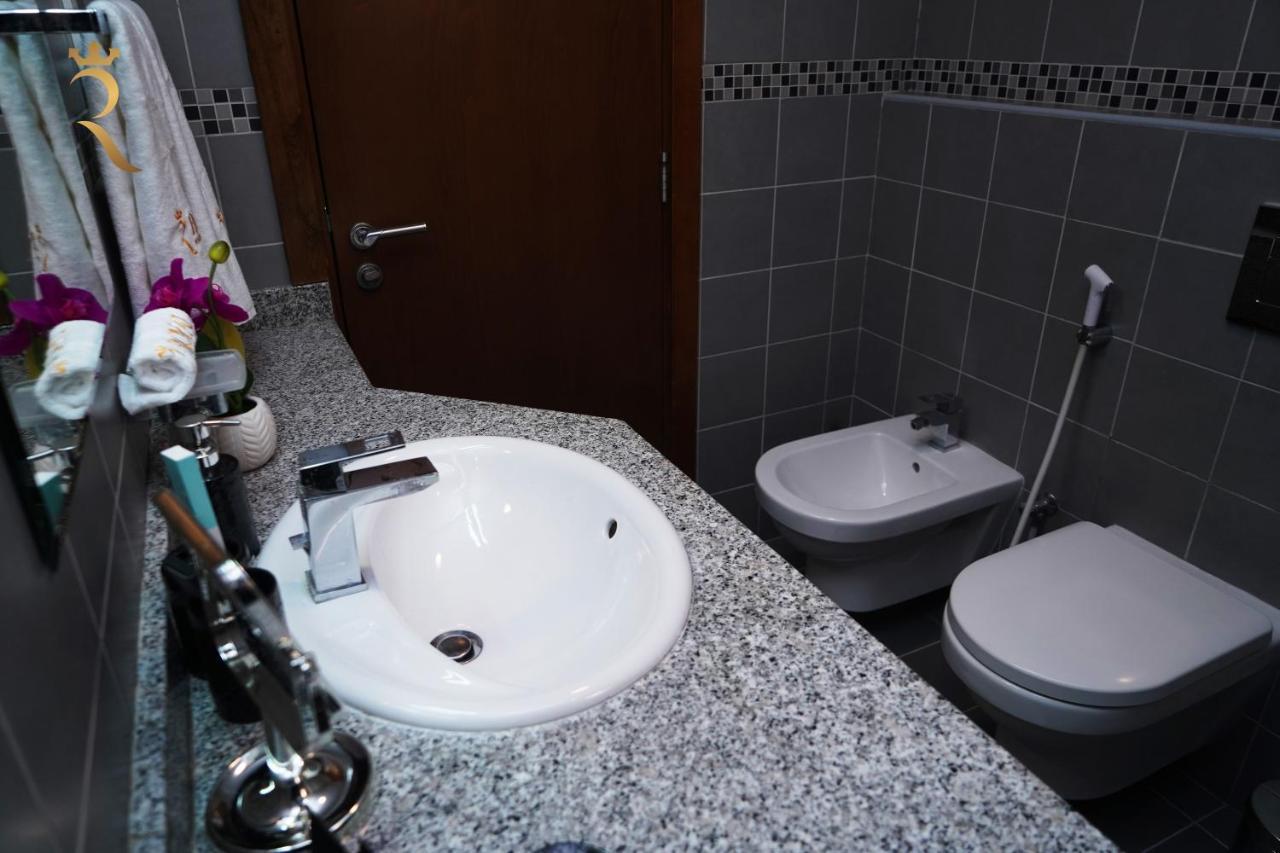 Your Serene Getaway Haven Azure Baniyas 1br Abu Dhabi