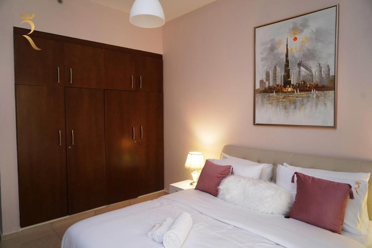 Your Serene Getaway Haven Azure Baniyas 1br Apartment Abu Dhabi