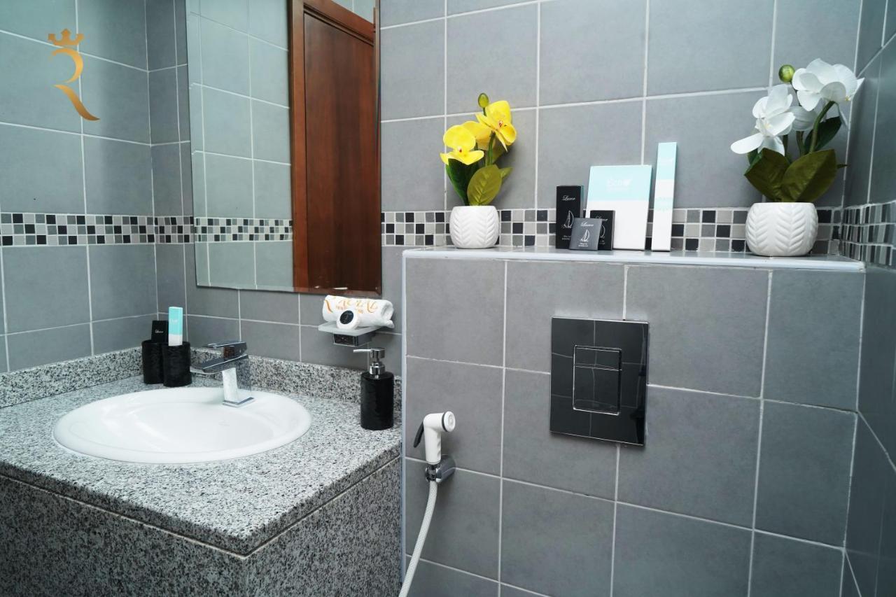 Your Serene Getaway Haven Azure Baniyas 1br Abu Dhabi