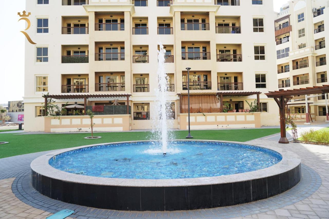 Appartamento Your Serene Getaway Haven Azure Baniyas 1br