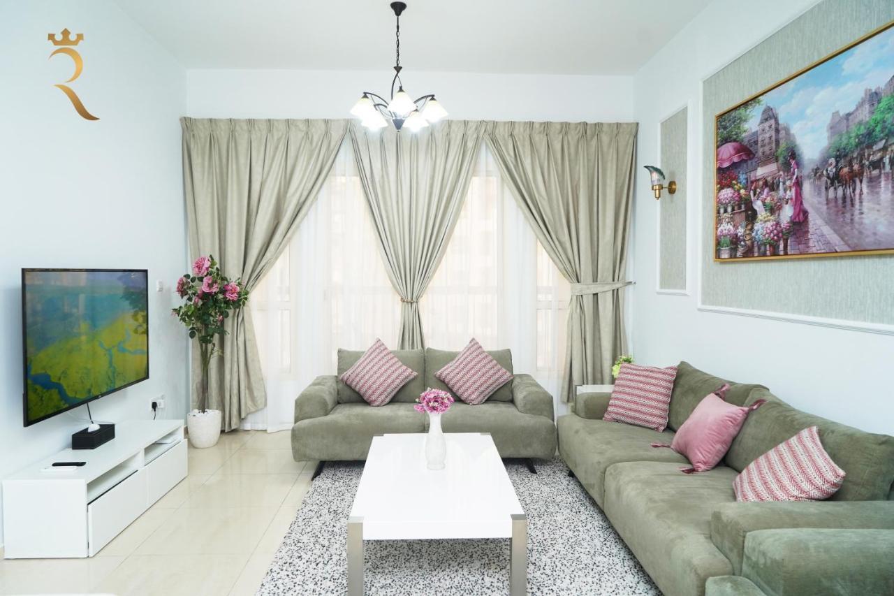 Appartamento Your Serene Getaway Haven Azure Baniyas 1br